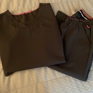 Heartsoul scrub set 
Top size XS
Bottoms size XS